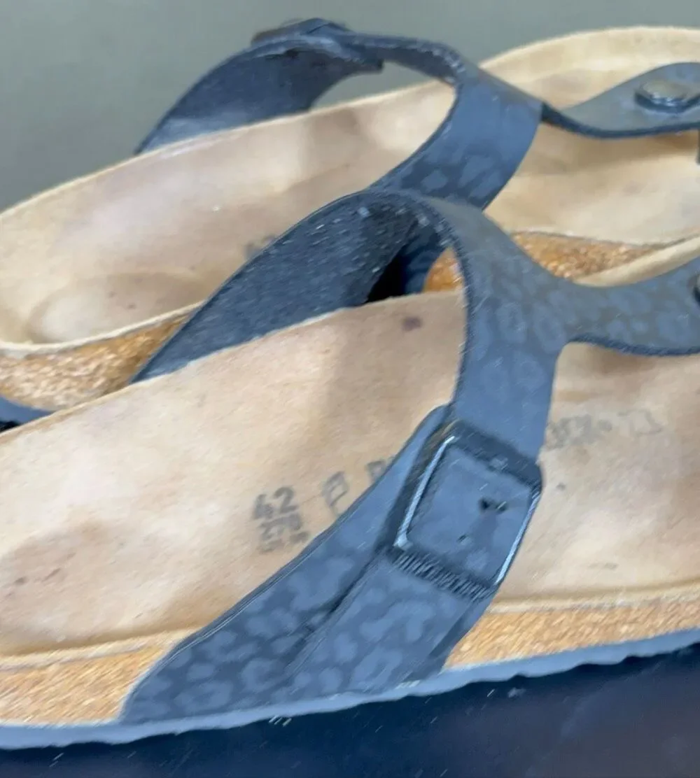 Birkenstock woman’s  Gizeh sandals size 11